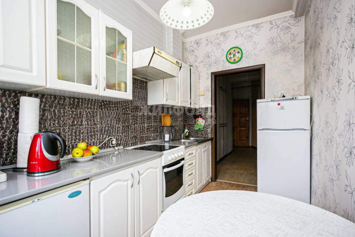 3-комн квартира Глинки улица, д.10