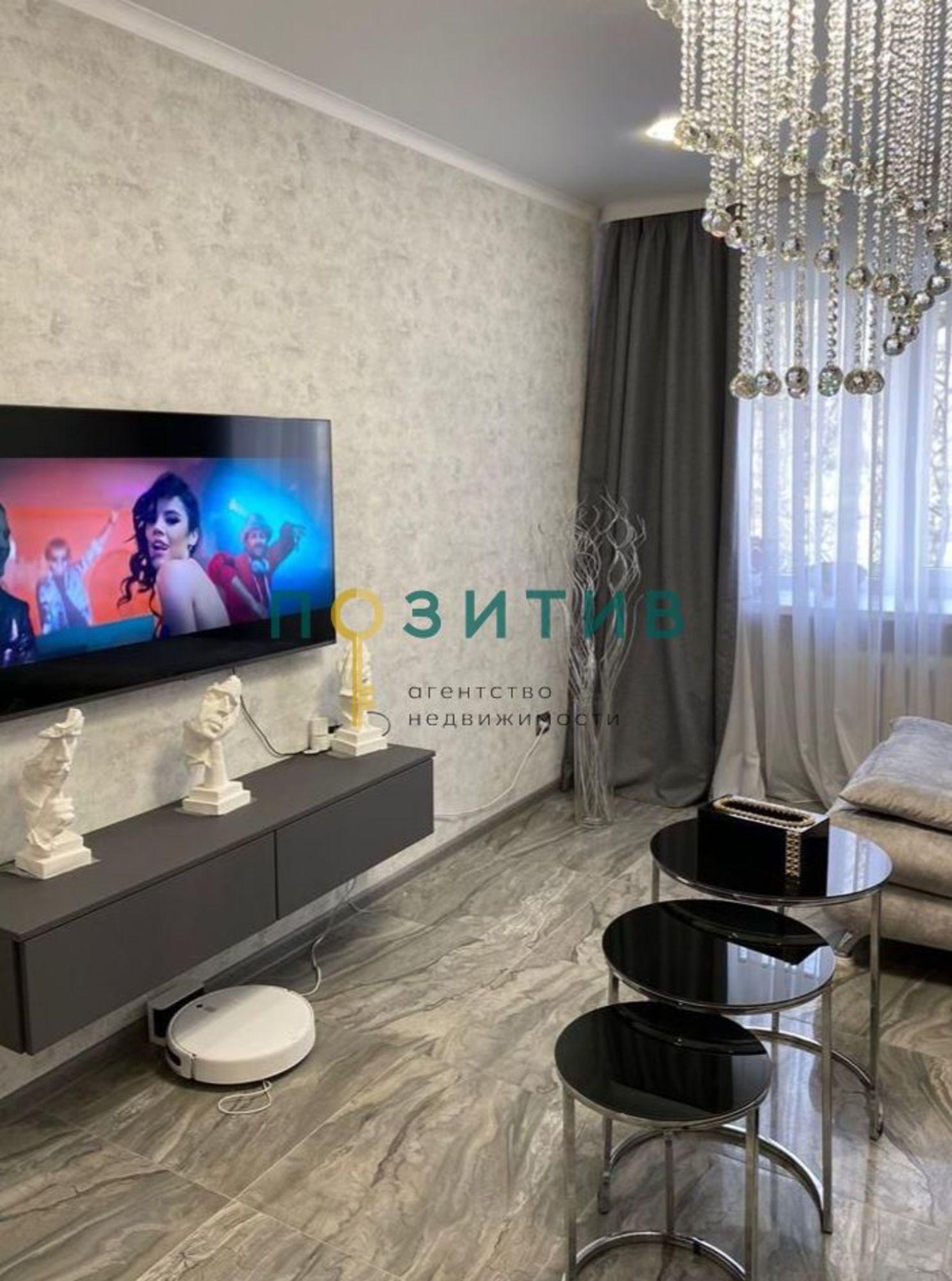 Купить квартиру за 8 100 000 рублей на 50 лет Октября ул, 52