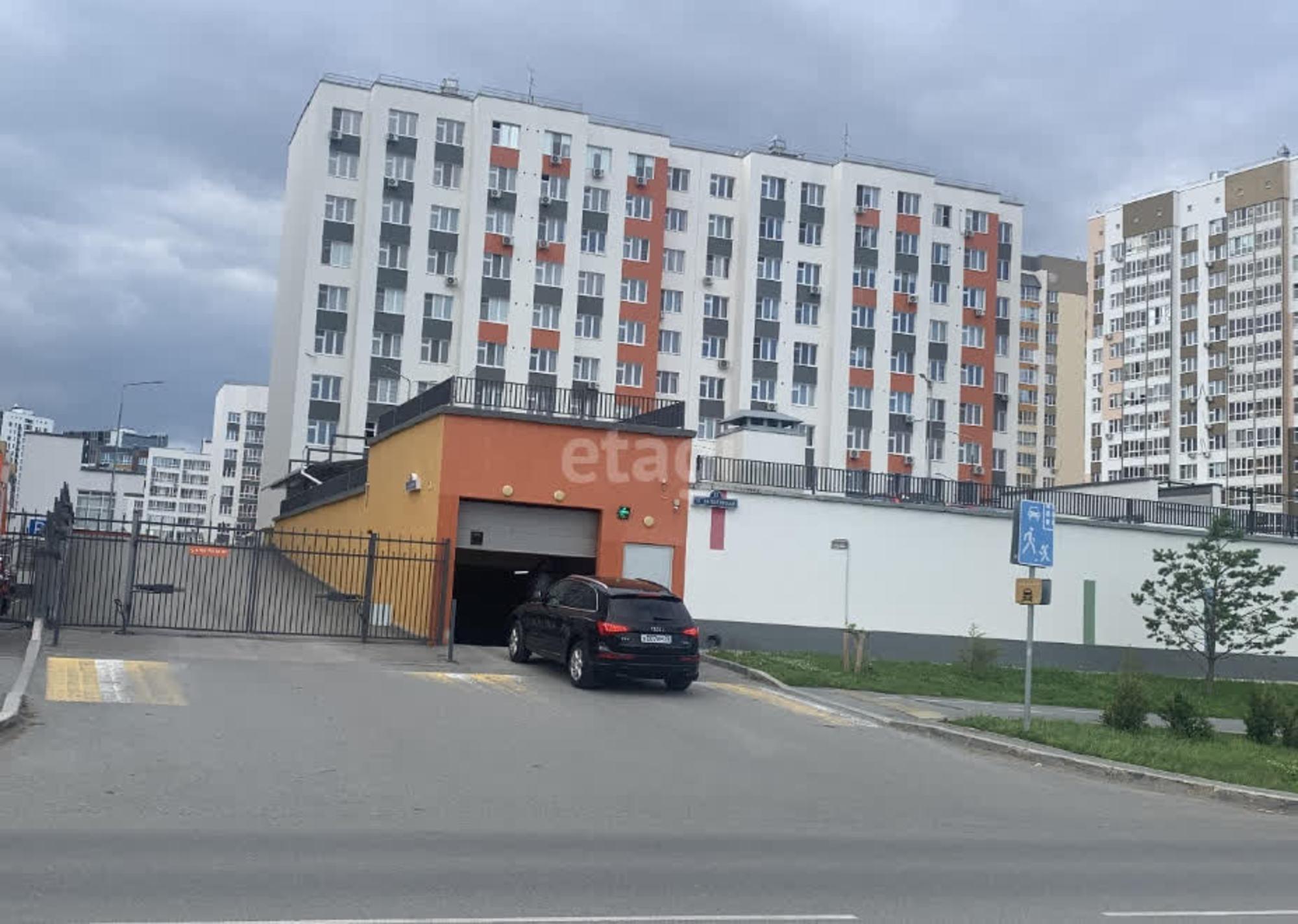 Купить гараж, место в паркинге за 700 000 рублей на Заполярная 13