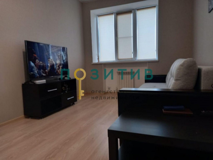 1-комн квартира Кленовая ул, 5
