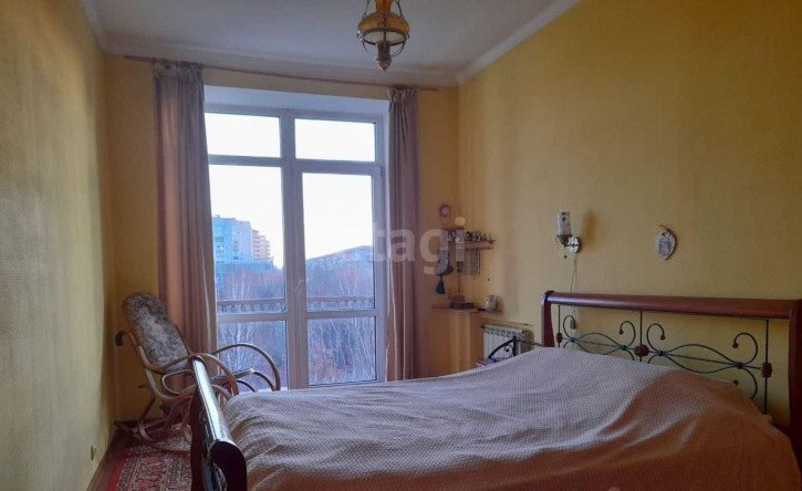 3-комн квартира Серова, 13