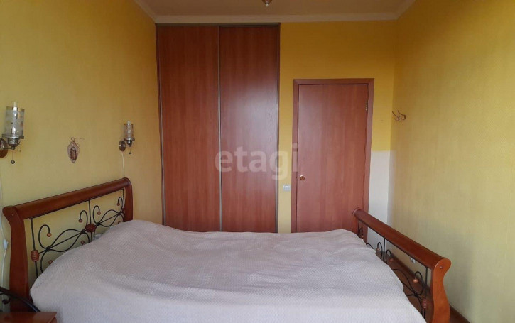 3-комн квартира Серова, 13