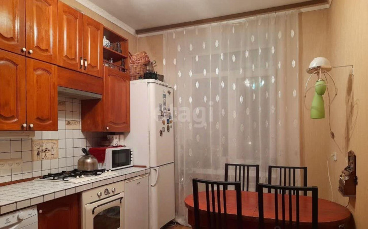 3-комн квартира Серова, 13