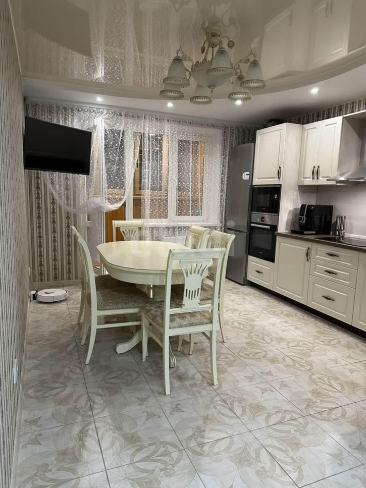 3-комн квартира Кремлевская, 85