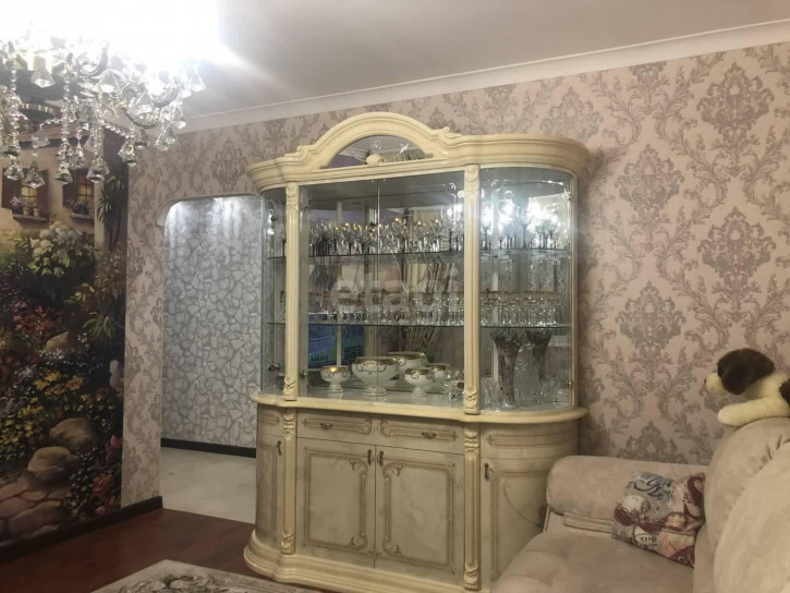 3-комн квартира Малиновского, 4/3