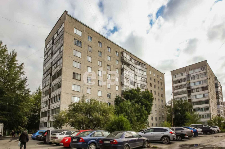 3-комн квартира Республики, 217