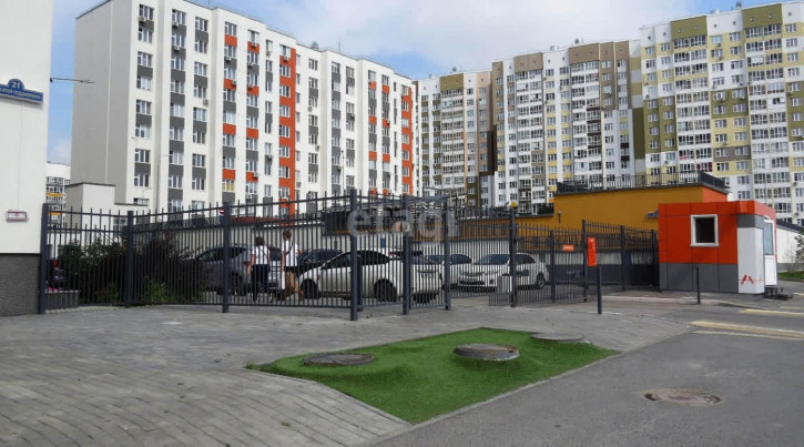 Гараж/парковка Заполярная 13