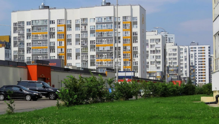 Гараж/парковка Заполярная 13