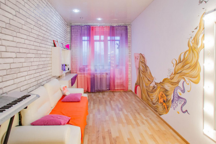 4-комн квартира улица Гагарина, 2ак5