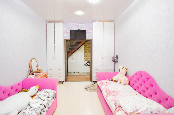 4-комн квартира улица Гагарина, 2ак5