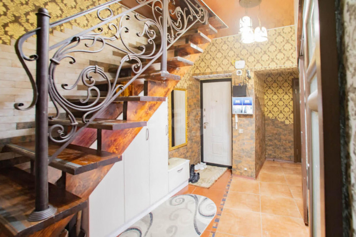 4-комн квартира улица Гагарина, 2ак5
