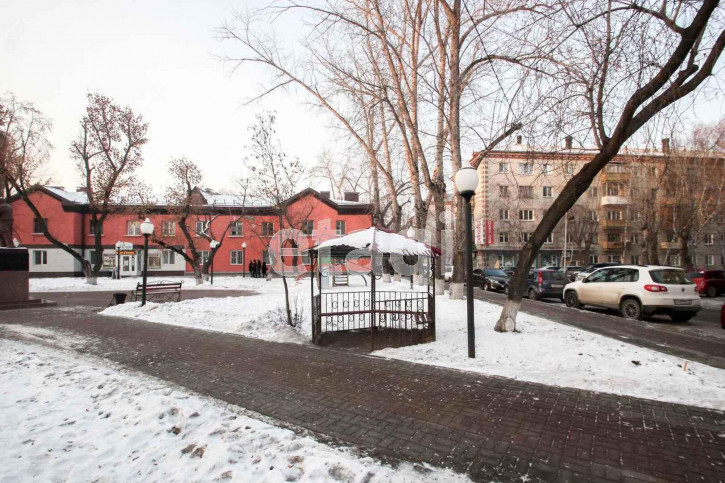 3-комн квартира Минская, 98