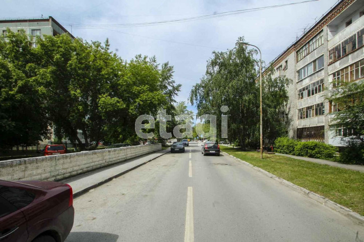 2-комн квартира 50 лет Октября, 21