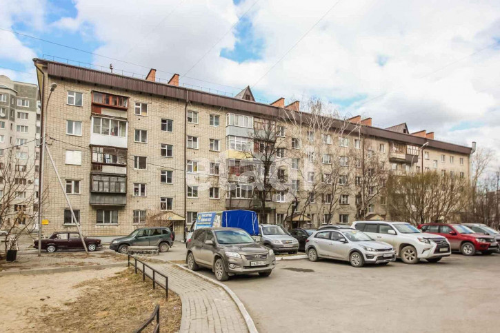 4-комн квартира Красных Зорь, 31