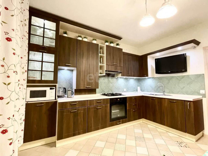 3-комн квартира Войкова, 25/2
