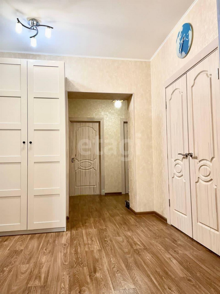 3-комн квартира Войкова, 25/2