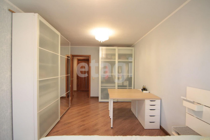 3-комн квартира Жужелинская, 30