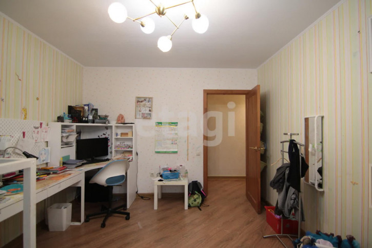 3-комн квартира Жужелинская, 30