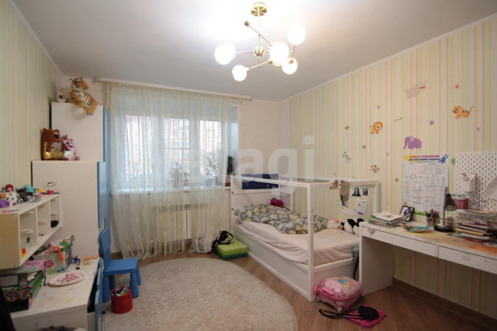 3-комн квартира Жужелинская, 30