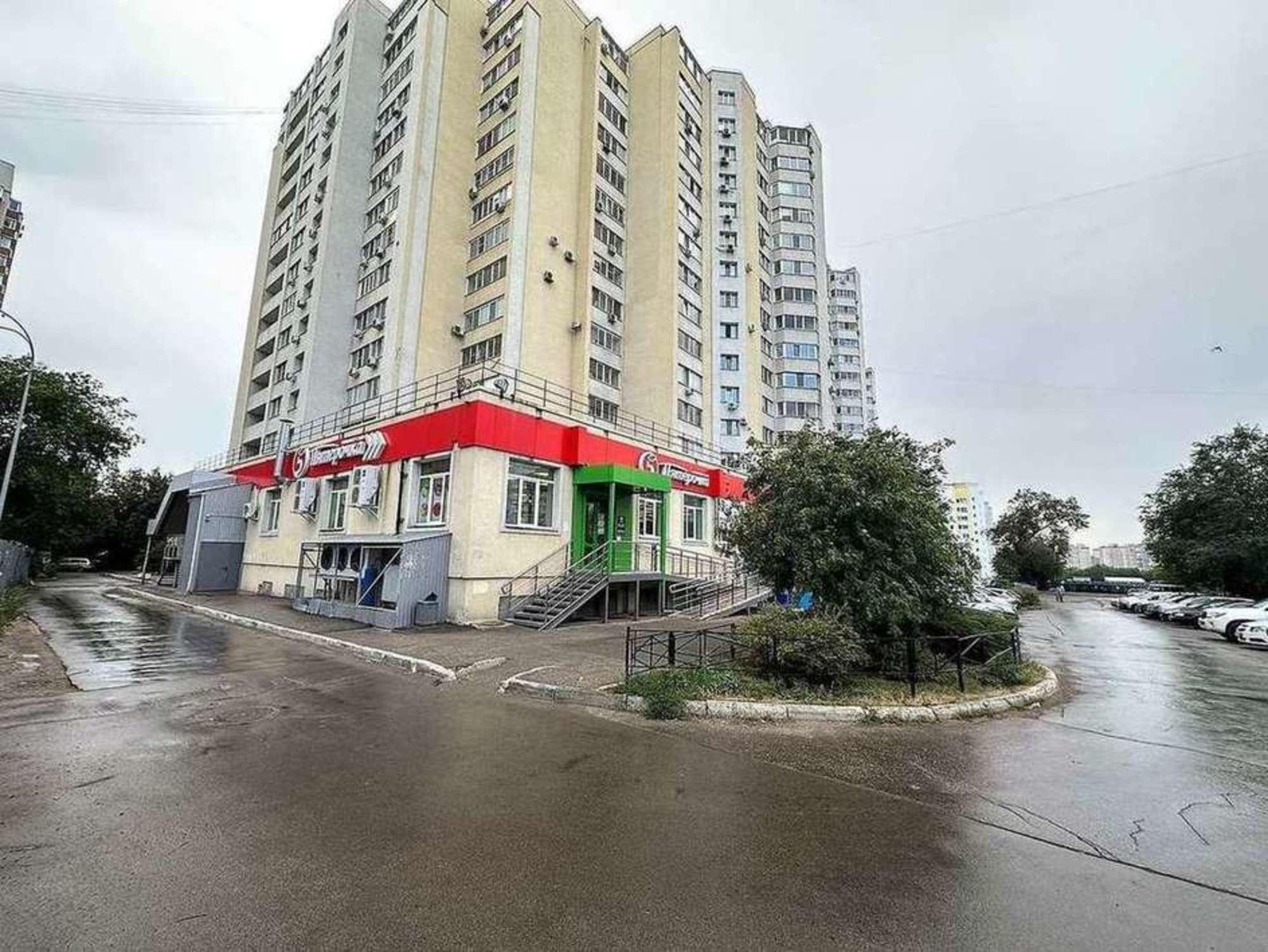 Купить торговое помещение за 10 000 000 рублей на Карла Маркса проспект, 55