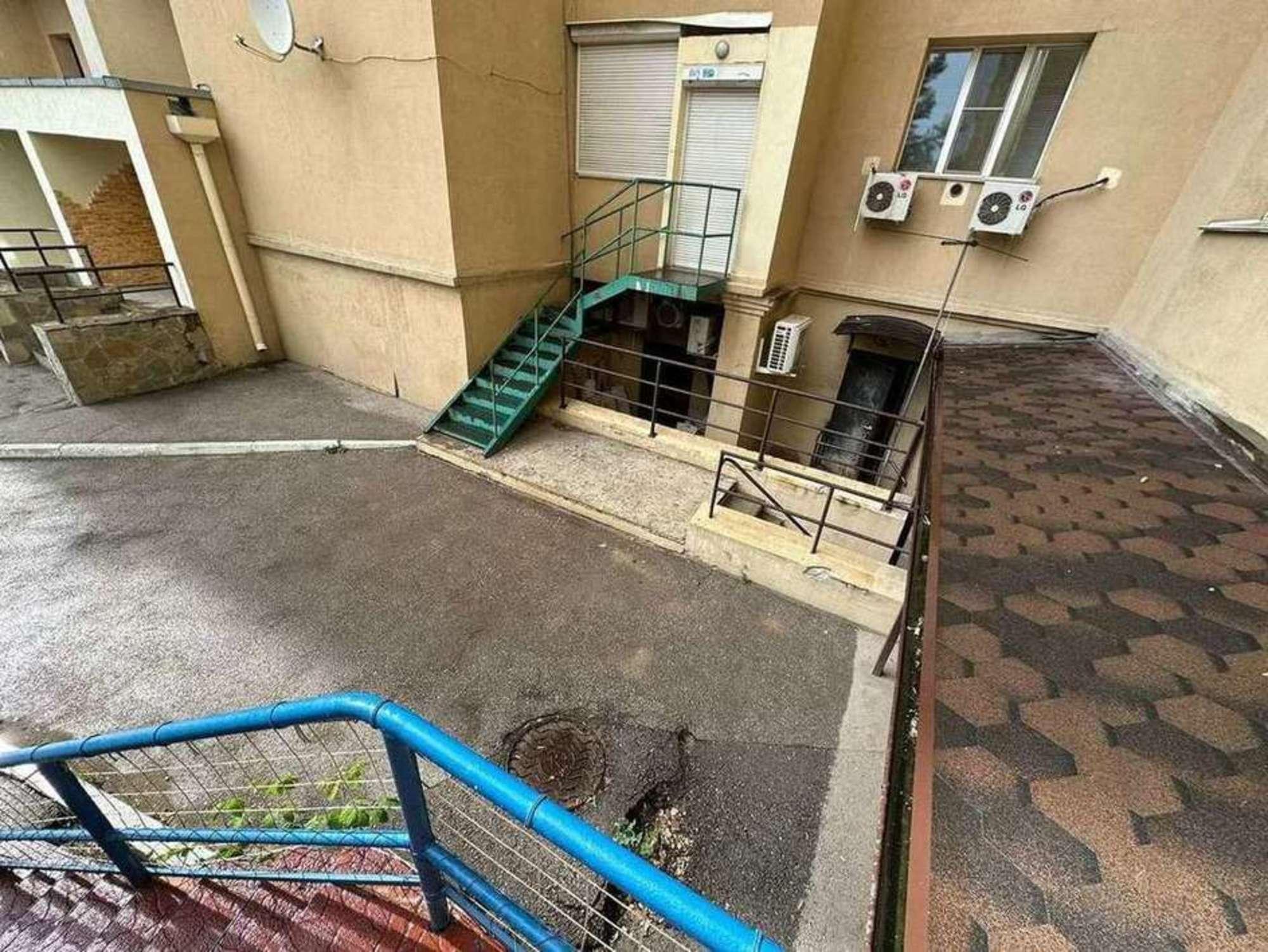 Купить торговое помещение за 10 000 000 рублей на Карла Маркса проспект, 55