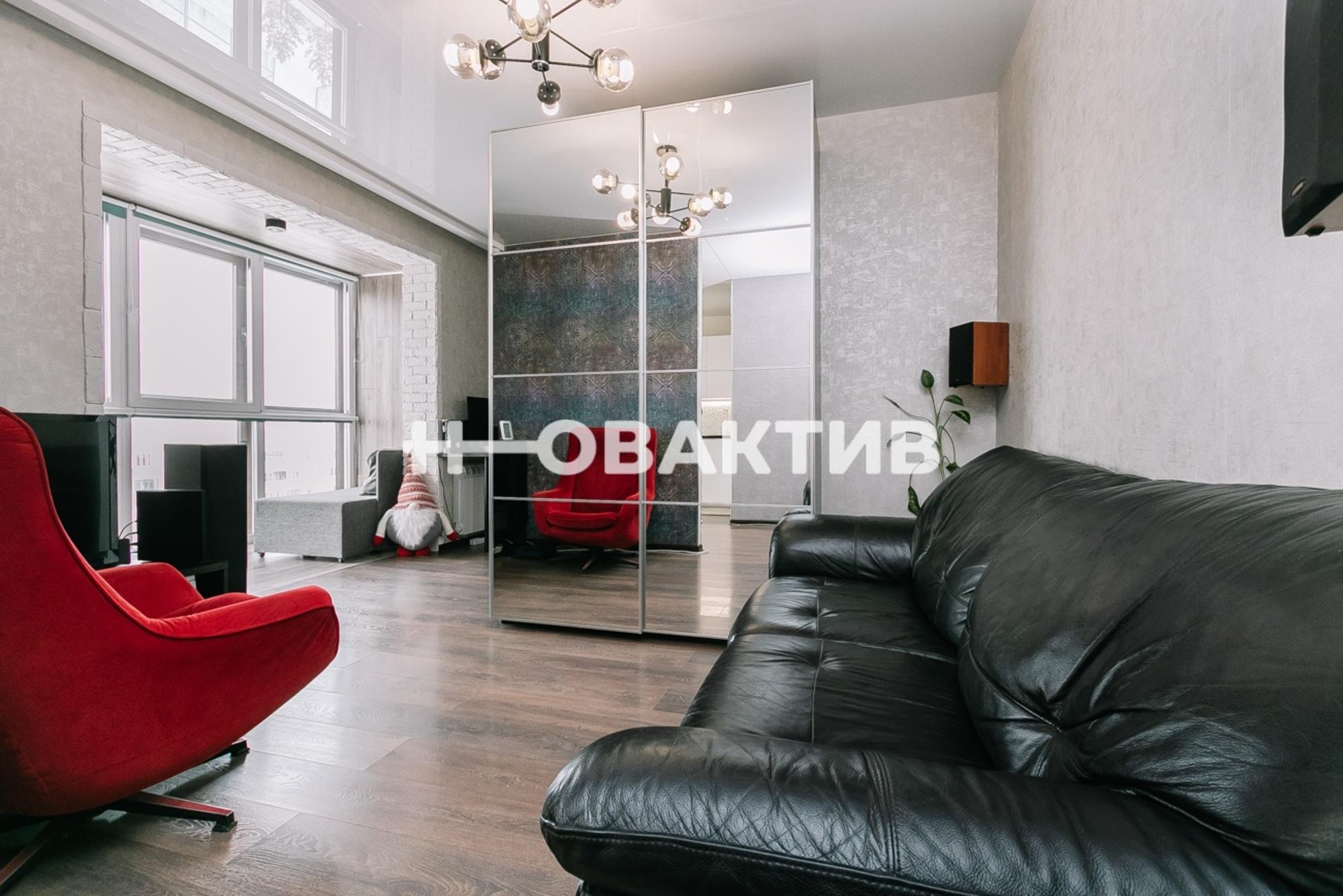 Купить квартиру за 10 500 000 рублей на Семьи Шамшиных, 90/5