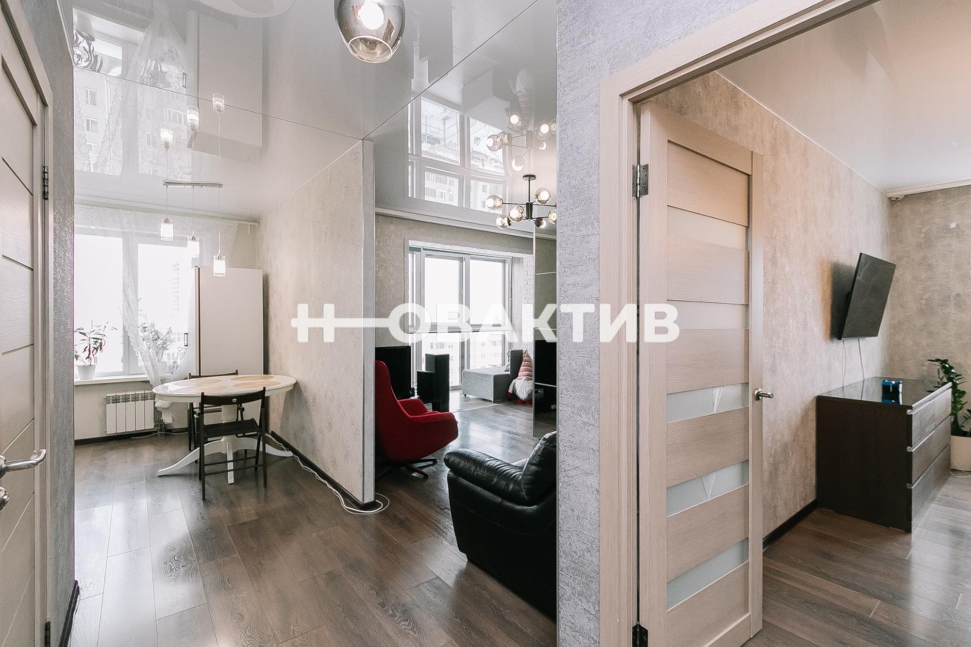 Купить квартиру за 10 500 000 рублей на Семьи Шамшиных, 90/5