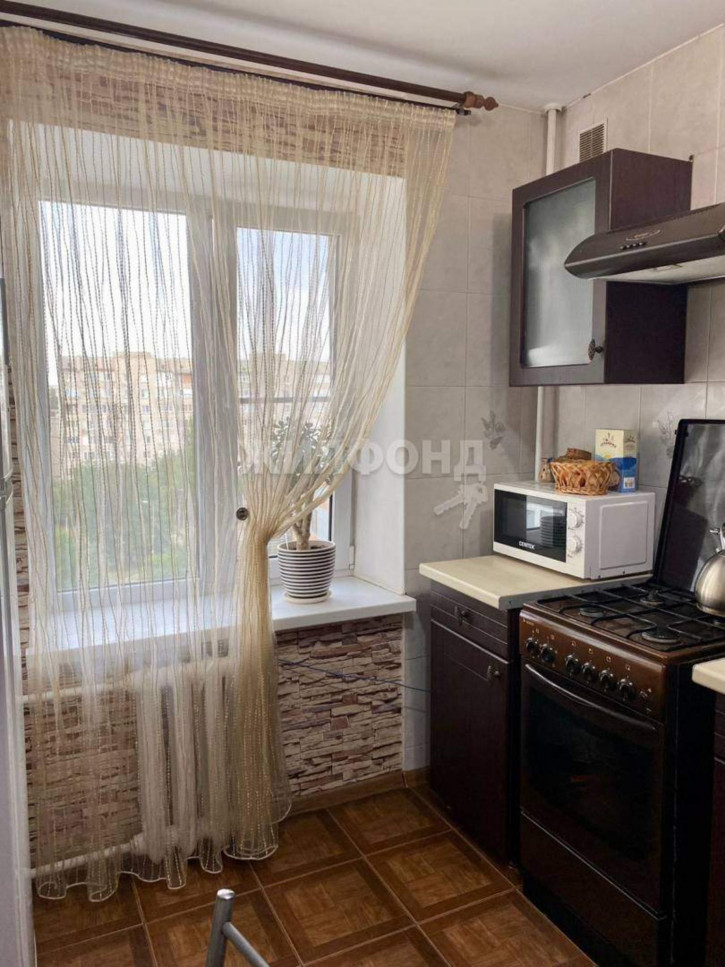 3-комн квартира Тронина улица, д.12