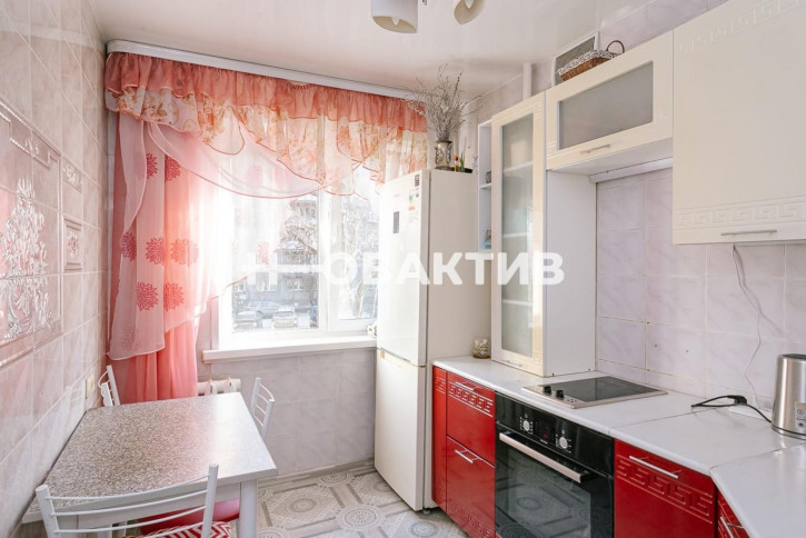 2-комн квартира Красный проспект, 87/2