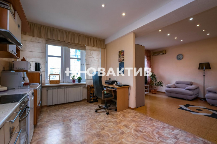 3-комн квартира Серебренниковская, 23