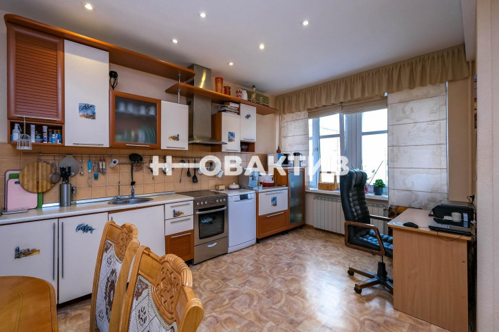 3-комн квартира Серебренниковская, 23