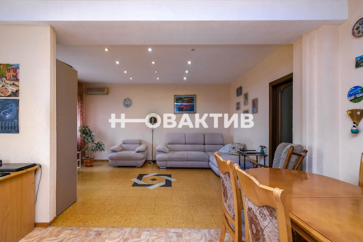 3-комн квартира Серебренниковская, 23