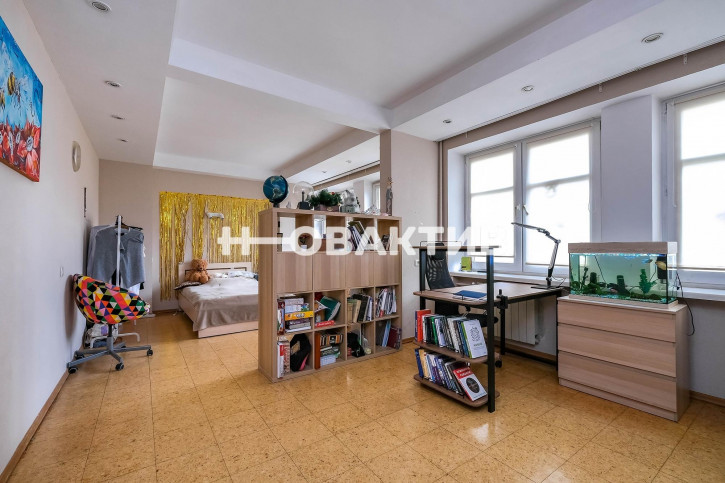 3-комн квартира Серебренниковская, 23