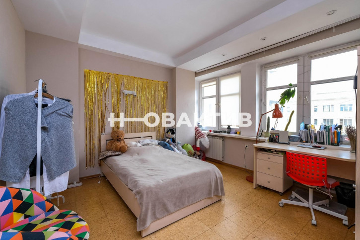 3-комн квартира Серебренниковская, 23