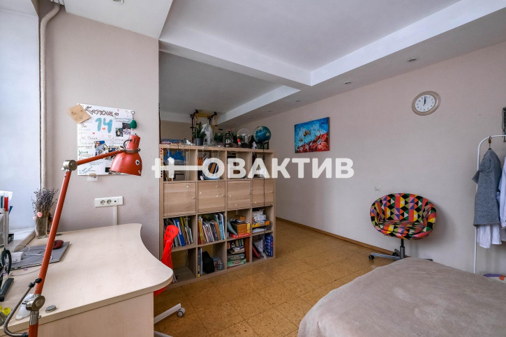 3-комн квартира Серебренниковская, 23