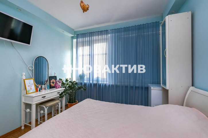 3-комн квартира Серебренниковская, 23
