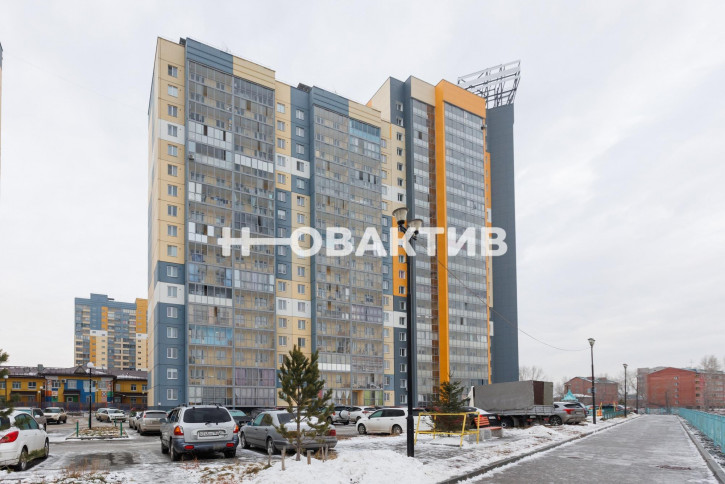3-комн квартира Междуреченская, 1/2