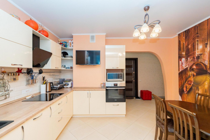 3-комн квартира Миронова ул., 43А