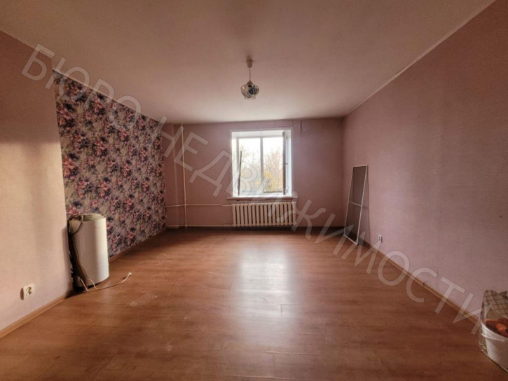 3-комн квартира Титова ул, 20