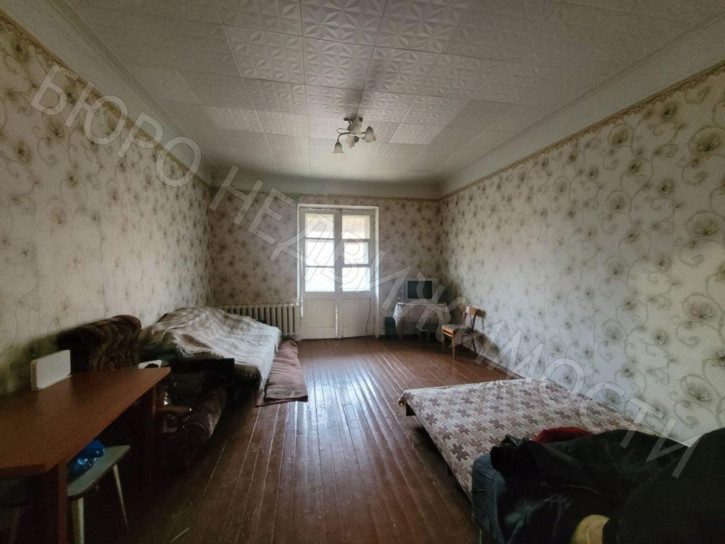 3-комн квартира Титова ул, 20