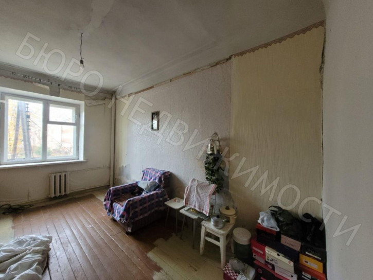 3-комн квартира Титова ул, 20