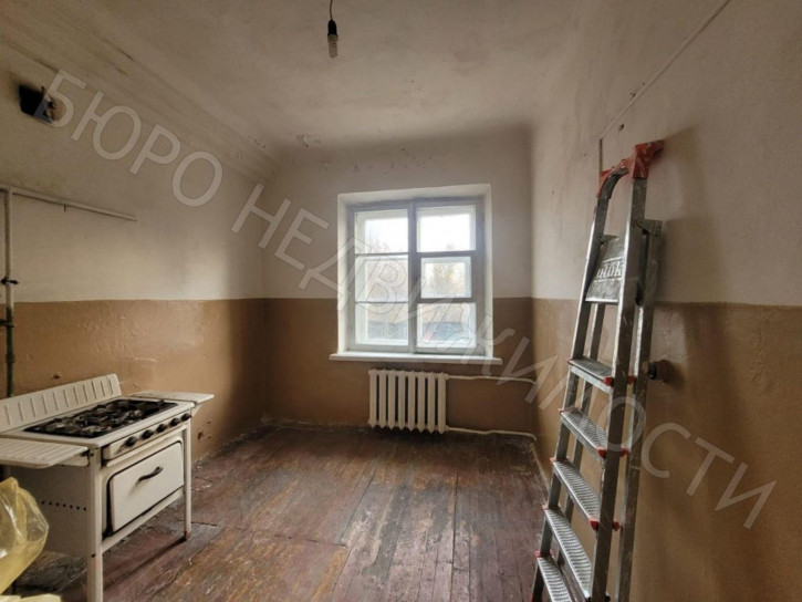 3-комн квартира Титова ул, 20