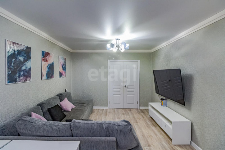3-комн квартира улица Возрождения, 76а