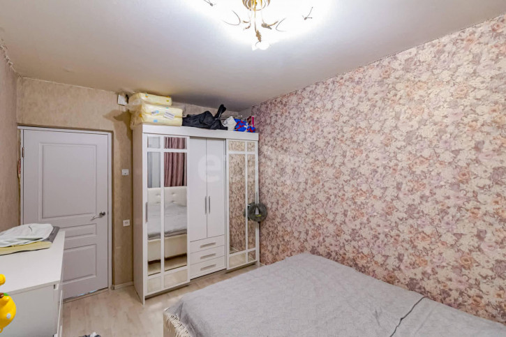 3-комн квартира улица Возрождения, 76а