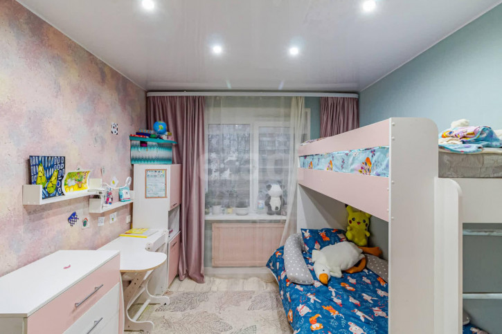 3-комн квартира улица Возрождения, 76а