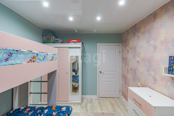3-комн квартира улица Возрождения, 76а