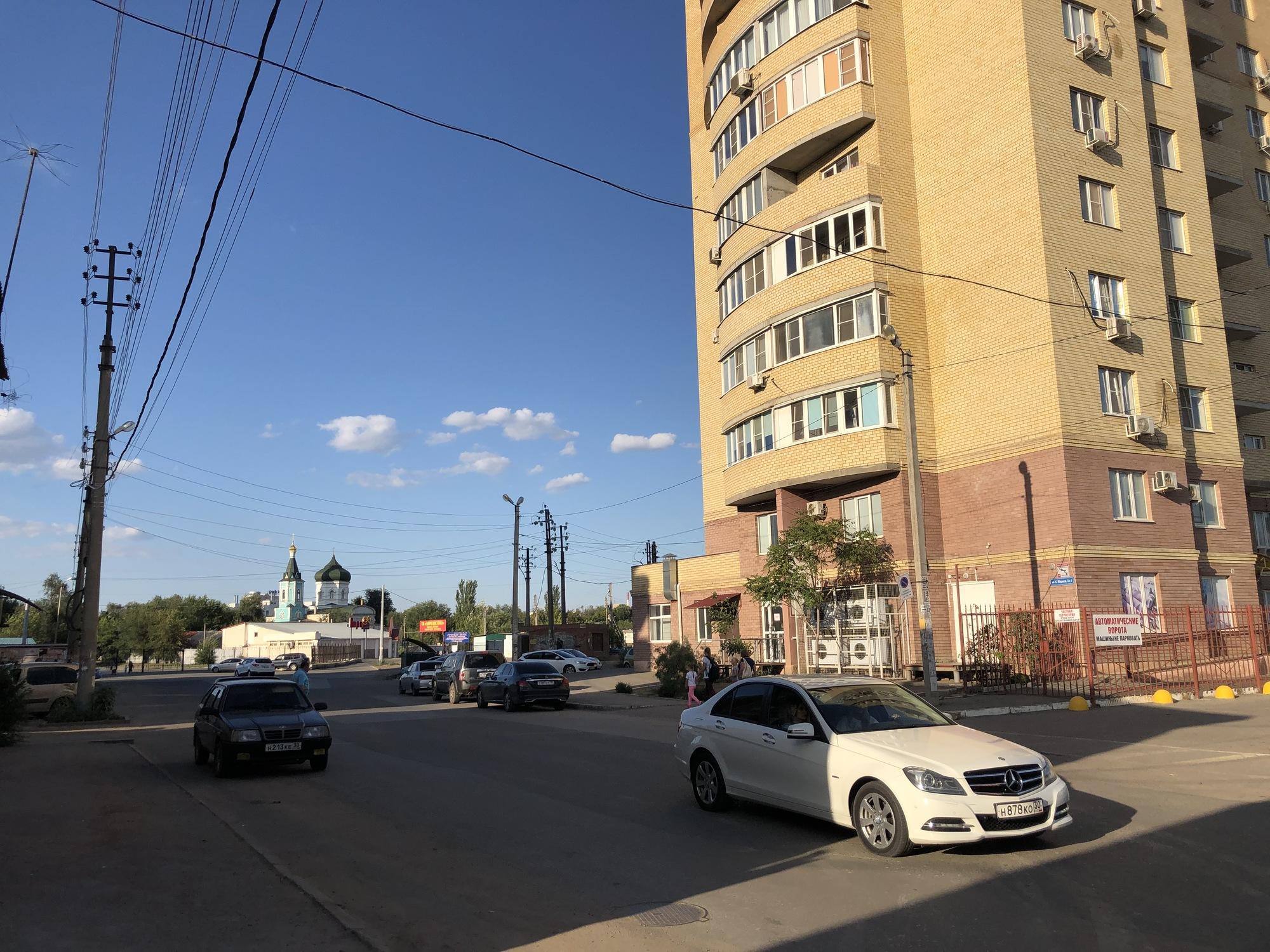 Сдать офис, помещение под офис за 10 000 рублей на г. Астрахань, Кировский р-н, ул. Калинина, 44