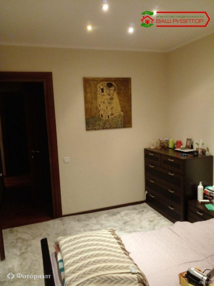 4-комн квартира Саловская ул, 8