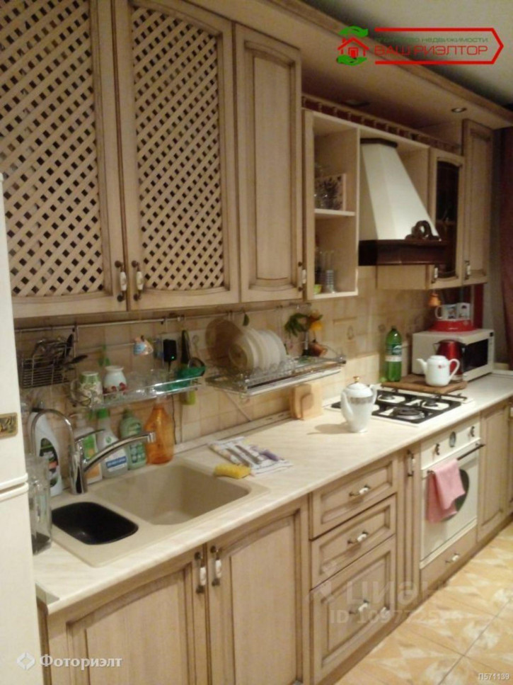 4-комн квартира Саловская ул, 8