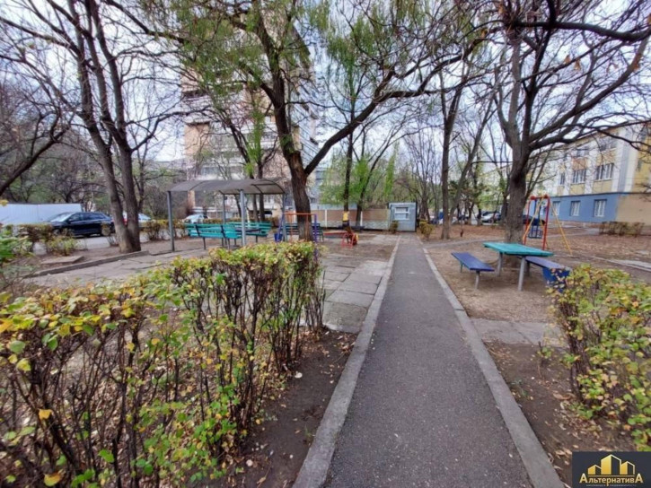 2-комн квартира Победы пр-т.